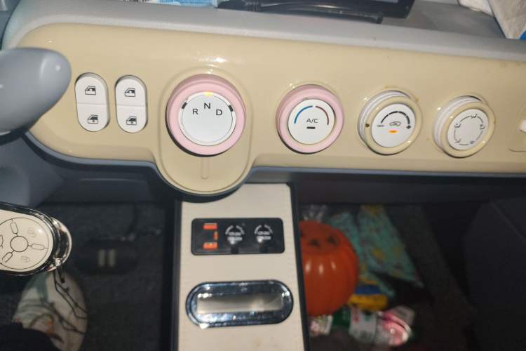 Used Bestune Pony 2024 122km range cute pony Gear Lever