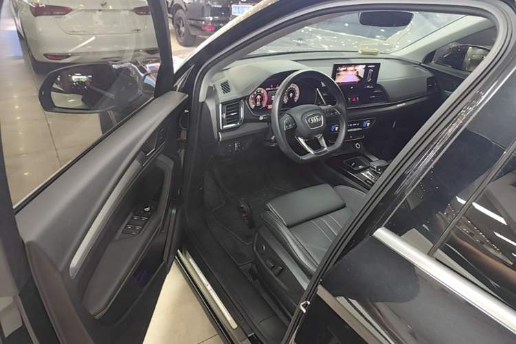 Used Audi Q5L 2022 40T Fashionable and Dynamic Model