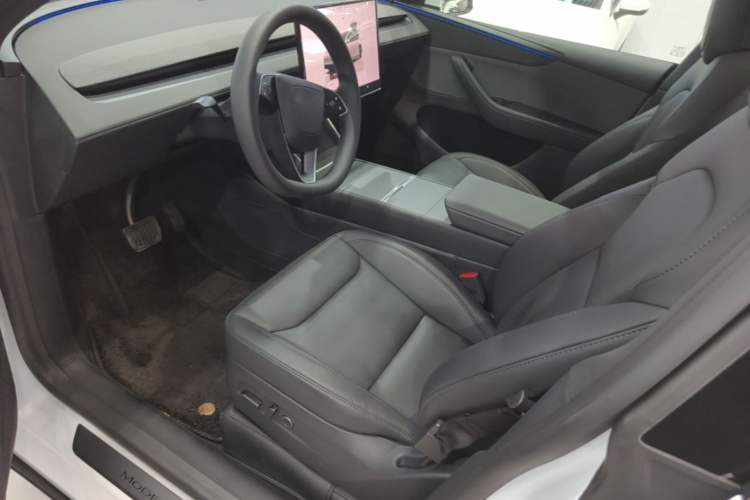 Used Tesla Model Y 2026 Rear-Drive Model
