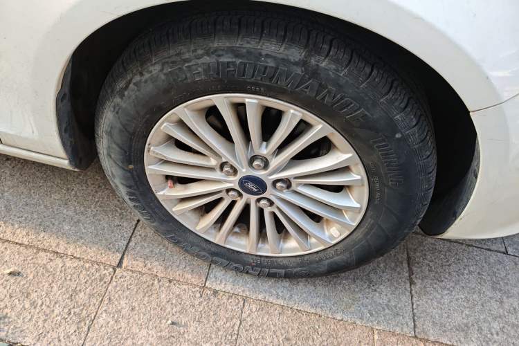 Used Ford Escort 2015 1.5L Manual Comfort Model
