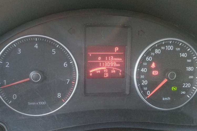 Used Volkswagen Bora 2011 1.6L Automatic Fashion Edition Odometer Close Up