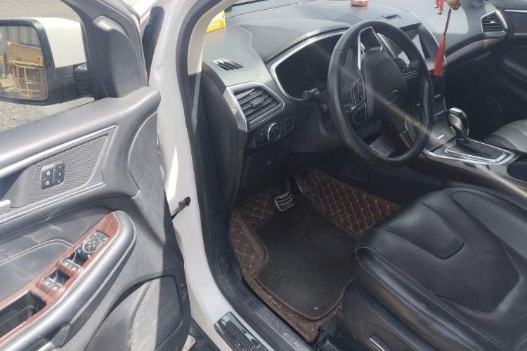 Used Ford Edge 2017 EcoBoost 245 Four-Wheel-Drive Flagship 7-Seater
