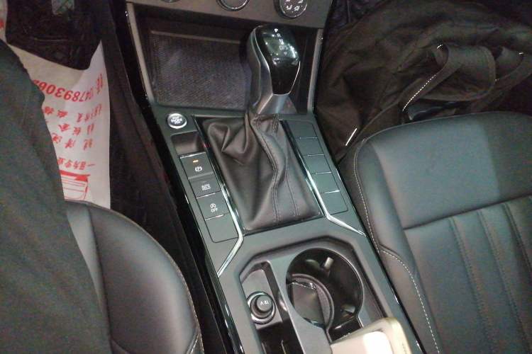 Used Volkswagen Passat 2023 Revised Version 280TSI Business Edition Gear Lever