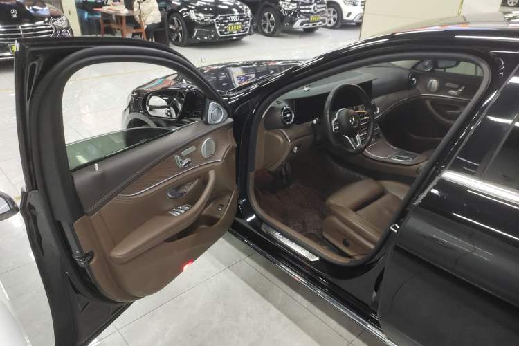 Used Mercedes-Benz E-Class 2019 E 260 L 4MATIC
