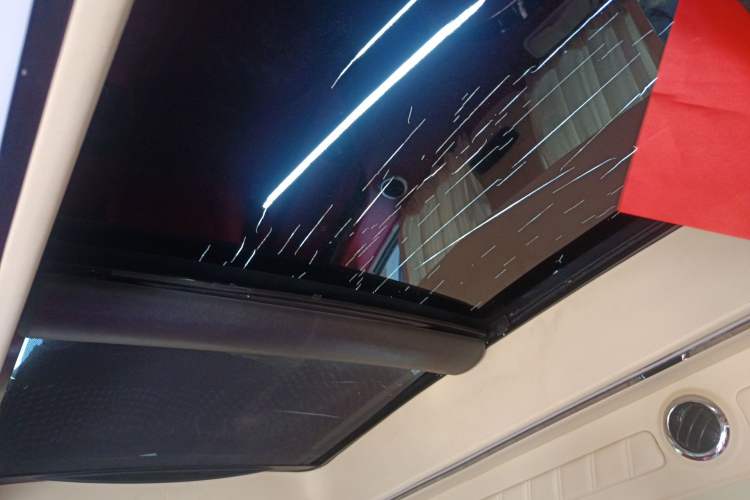 Used Mercedes-Benz Vito 2013 3.0L Elite Edition Headliner