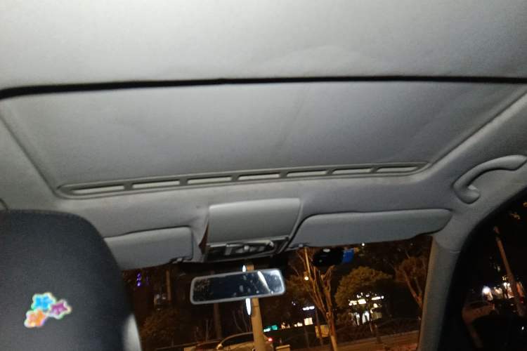 Used Volkswagen Lavida 2013 1.6L Automatic Comfort Edition Headliner