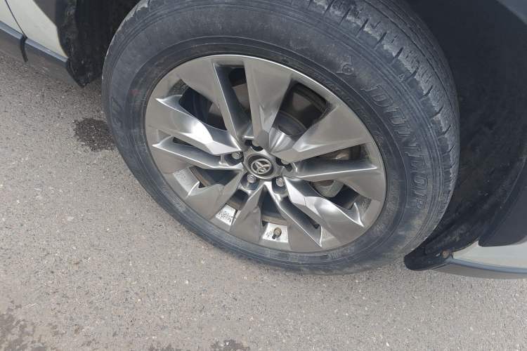 Used Toyota Wildlander 2022 Dual-Motor 2.5L E-CVT 4x4 Luxury PLUS Edition Right Front Wheel Hub