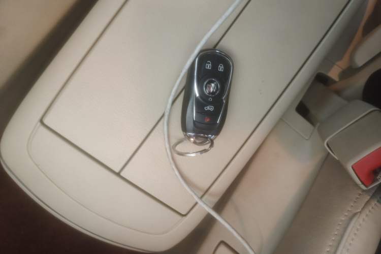 Used Buick GL8 2023 Facelifted Land Cruiser Executive Luxury Version