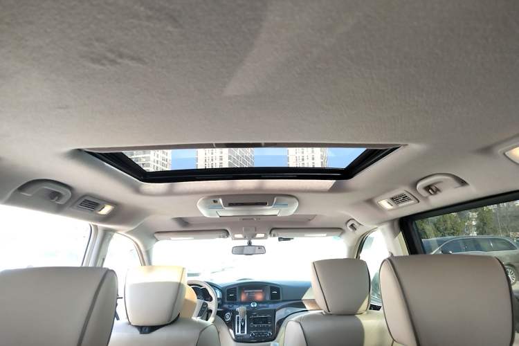 Used Nissan Quest 2015 3.5L SL
