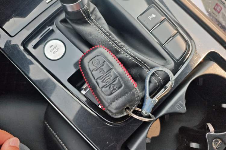 Used Hongqi H5 2019 30TD Smart Connect Dynamic Edition
