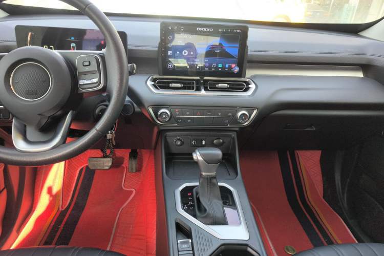 Used Great Wall King Kong Poer 2023 2.0T Automatic Gasoline Two-Wheel-Drive Elite Version Flatbed GW4C20C Audio And AC Panel