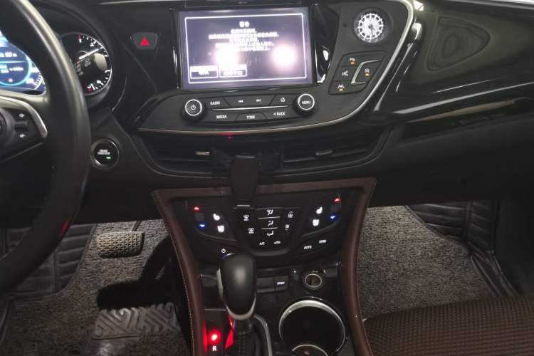 Used Buick Envision 2019 28T 4x4 Luxury Model China VI Standard Audio And AC Panel