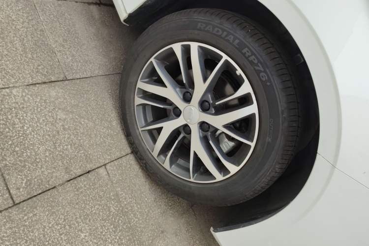 Used Geely Auto Emgrand 2025 4th Generation 1.5L Manual – Dragon Edition
