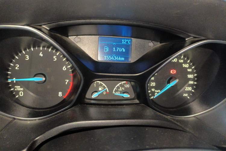 Used Ford Focus 2015 Sedan 1.6L Manual Fashion Edition
