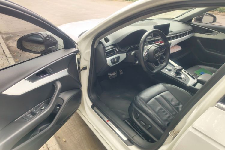 Used Audi A4L 2018 30th Anniversary Edition 40 TFSI Fashion Model
