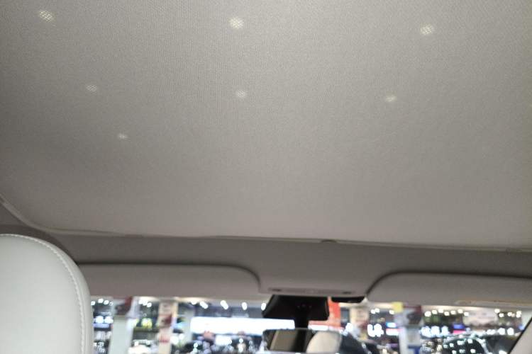 Used Tesla Model Y 2022 Long-Range All-Wheel-Drive Version