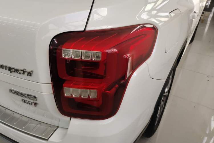 Used GAC Trumpchi GS8 2017 320T Two-Wheel Drive Luxury Smart Connectivity Version (7 Seats)