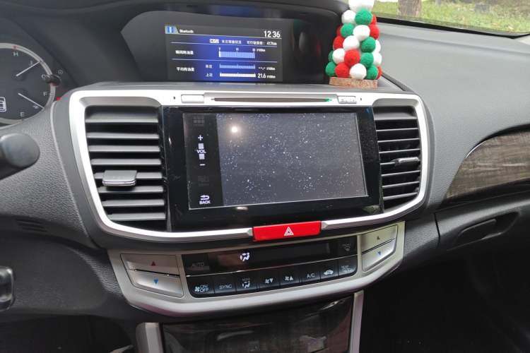 Used Honda Accord 2014 2.4L LX Comfort Edition Audio And AC Panel