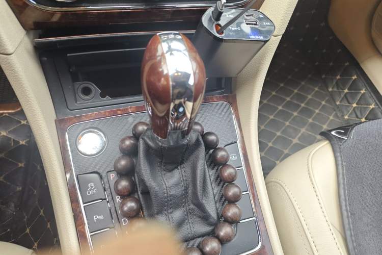 Used Volkswagen Passat 2011 2.0 TSI DSG Ultimate Edition Gear Lever