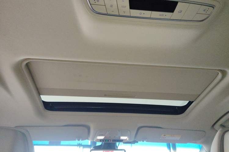 Used Buick GL8 2023 ES Lu Zun Deluxe Model