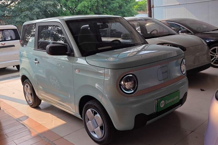 Used Geely Galaxy Panda 2024 Panda Mini 200km Endurance Bear Front Right 45 Deg