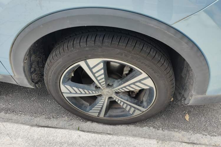 Used MG EZS Electric 2019 E-Pro Edition Right Front Wheel Hub