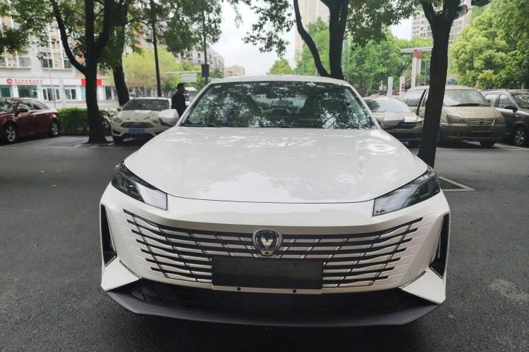 Used CHANGAN Eado 2025 Blue Whale 1.5T 500Bar Prestige Model
