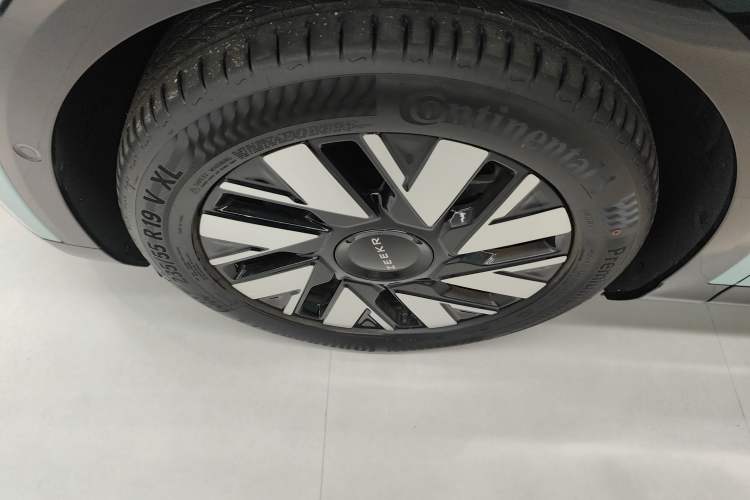 Used Zeekr MIX 2025 Intelligent Driving Version
