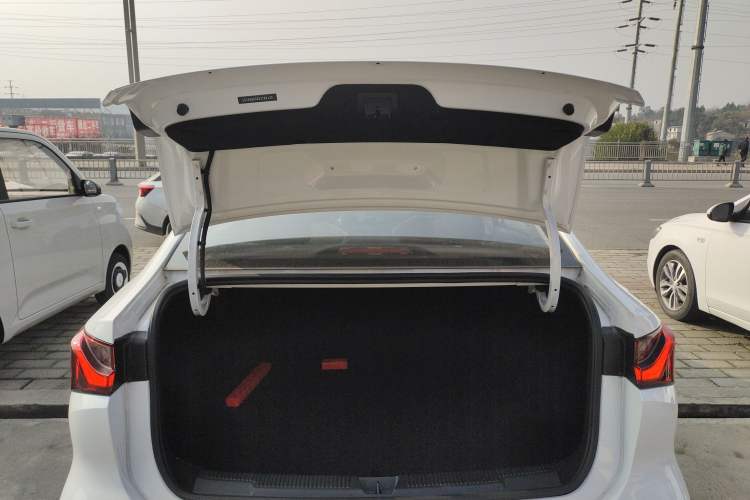 Used Roewe i5 2023 1.5L CVT Luxury Edition
