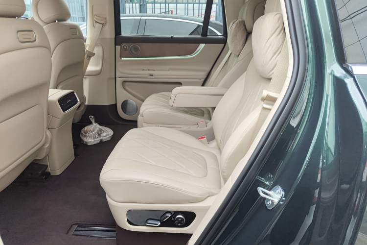 Used Hima AITO M9 2024 Range-Extended Ultra Version 42 kWh 6-Seater Model
