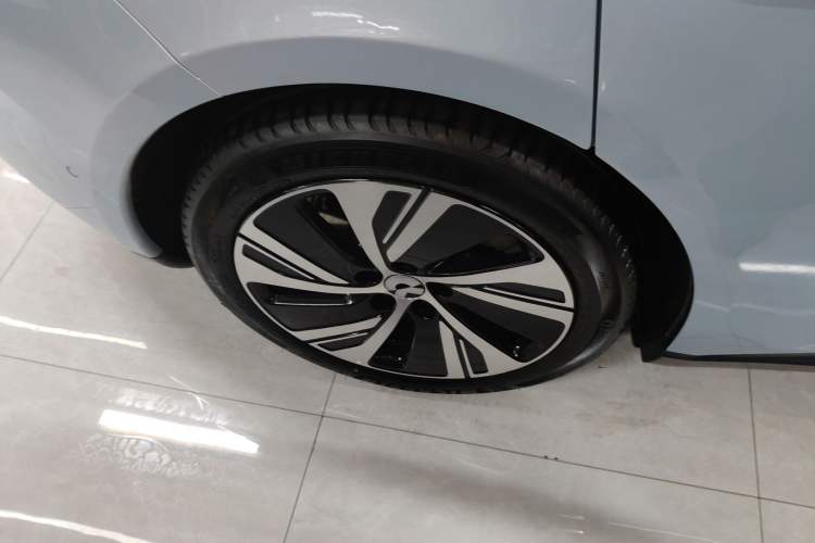 Used Nio ET5 2024 75 kWh Exterior 8