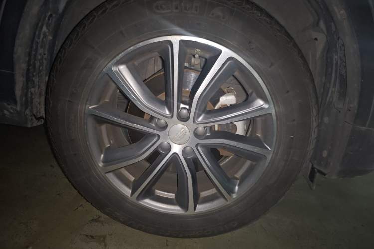 Used Geely Auto Emgrand X7 Sport 2018 1.8TD Automatic Two-Wheel Drive Smart 4G Connected Version
