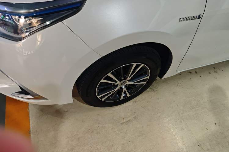 Used Toyota Levin 2016 Dual-Engine 1.8H GS E-CVT Elite Model with Sunroof
