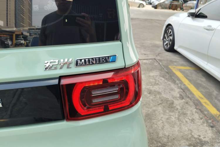 Used Wuling Hongguang MINIEV 2022 Macaron Premium Model – Lithium Iron Phosphate