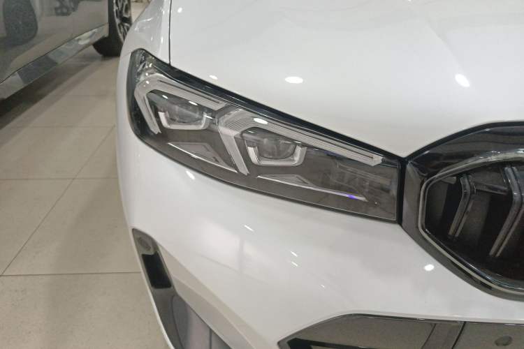 Used BMW 3 Series 2025 330Li M Sport Shadowline Package Right Front Headlight