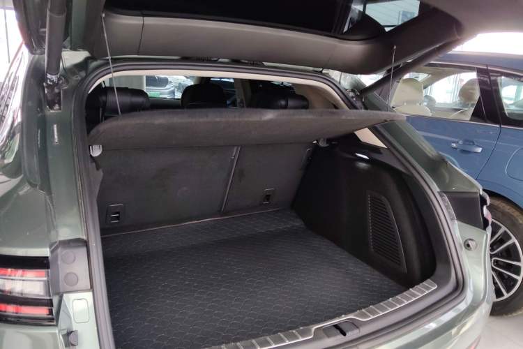 Used Hima AITO M5 2022 Extended-Range Four-Wheel Drive Performance Version Trunk