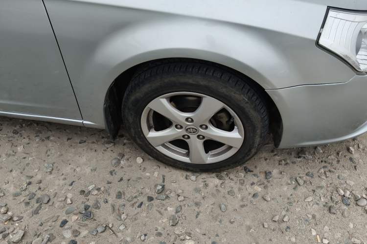 Used Bestune B70 2012 1.8L manual luxury version Right Front Wheel Hub