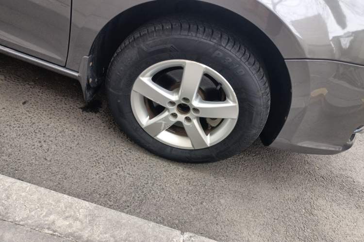 Used Volkswagen Bora 2011 1.6L Manual Fashion Edition
