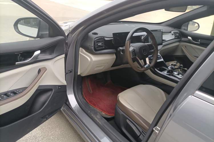 Used BYD Qin PLUS 2024 HONOR Edition DM-i 55KM Leading Model
