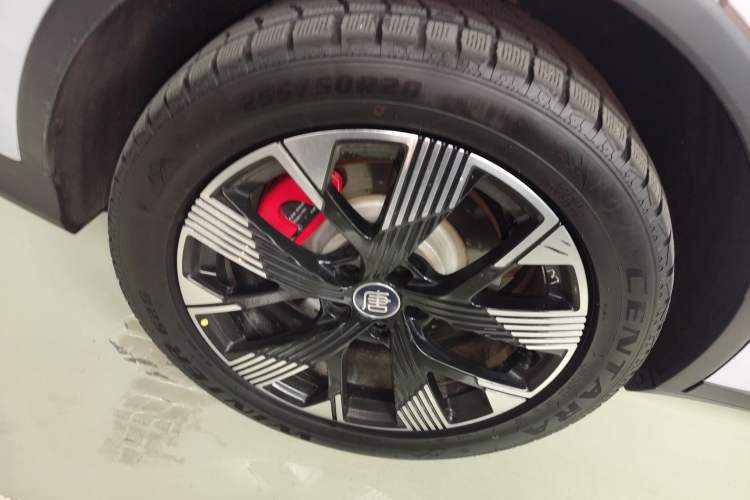 Used BYD Tang New Energy 2024 DM-p Champion Edition 215 km All-Wheel-Drive Flagship Model Right Rear Wheel Hub