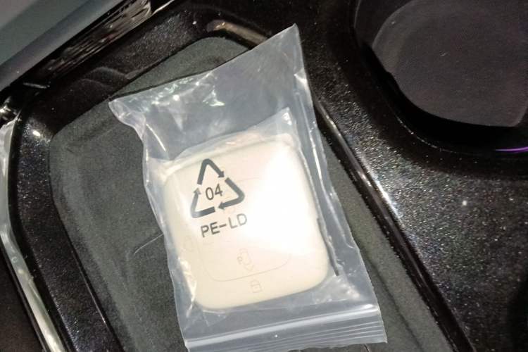 Used Zeekr 009 2024 7-Seater Walk-Through Version Four-Wheel Drive 108 kWh
