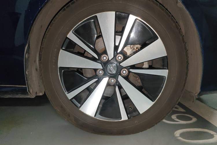 Used Nissan Teana 2021 2.0L XL Upper AD1 Smart Drive & Navigation Edition Right Front Wheel Hub