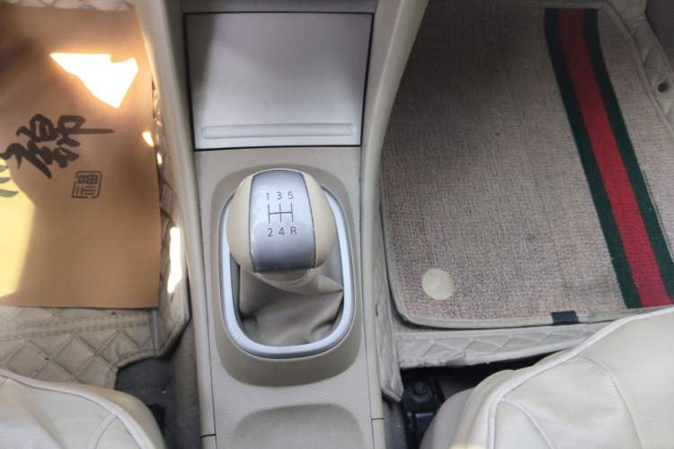 Used Nissan Sylphy 2012 Classic 1.6XE Manual Comfort Edition Gear Lever