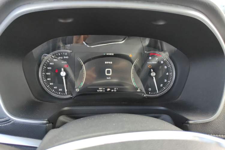 Used Roewe RX5 2016 30T Two-Wheel Drive Automatic Internet Smart Edition
