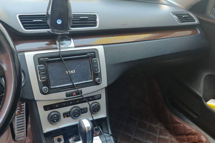 Used Volkswagen Magotan 2015 Revised Version 2.0 TSI Prestige Edition Audio And AC Panel