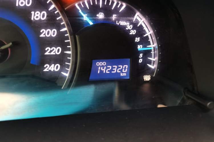 Used Toyota Camry 2012 2.5G Luxury Edition Odometer Close Up