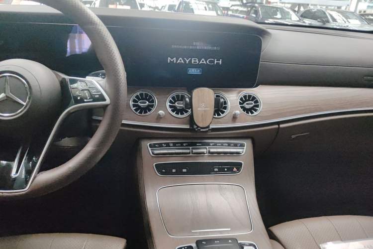 Used Mercedes-Benz E-Class 2021 Facelift E 260 L 4MATIC Audio And AC Panel