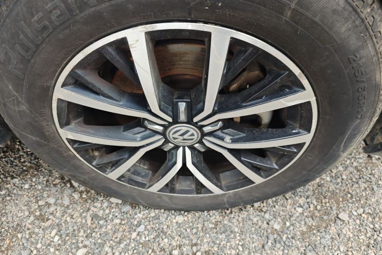 Used Volkswagen Tiguan L 2017 330TSI Automatic Two-Wheel Drive Luxury Edition Right Front Wheel Hub