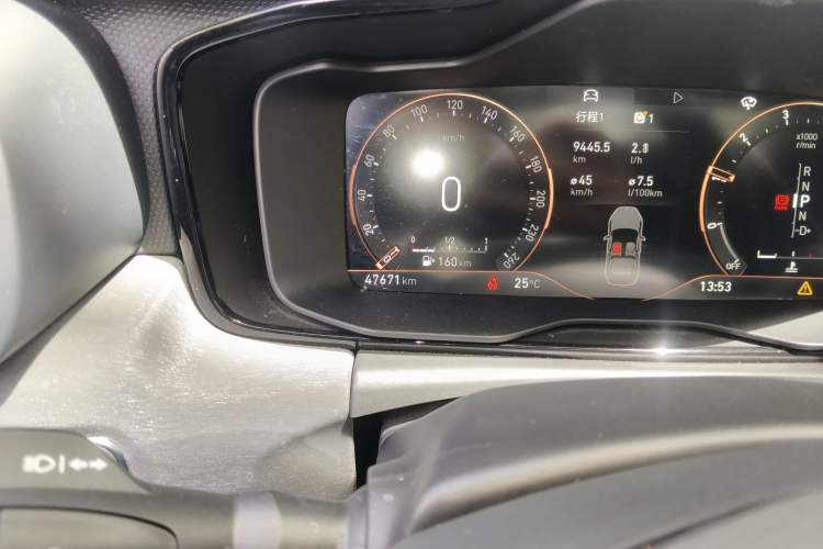 Used Lynk & Co 02 2020 1.5T DCT Two-Wheel Drive Pro Edition Odometer Close Up