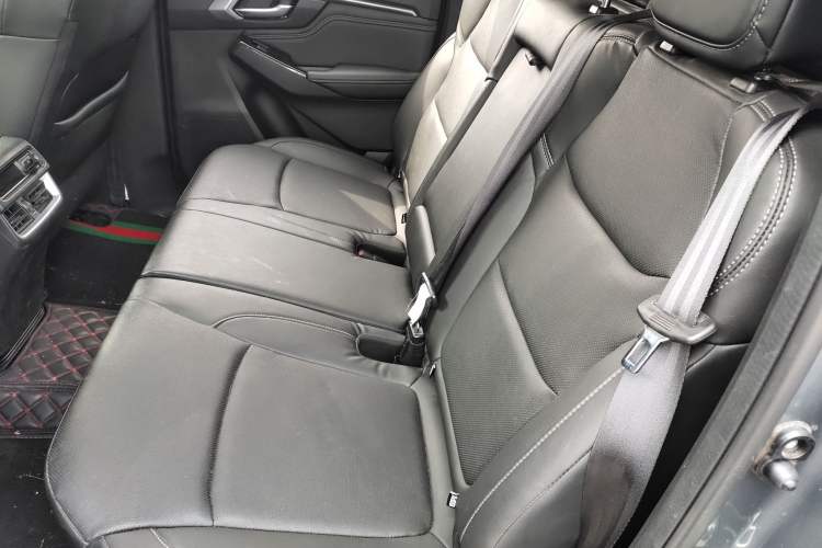 Used Isuzu D-MAX 2021 1.9T Automatic All-Wheel Drive Diesel Global Leading RZ4E Left Rear Seat